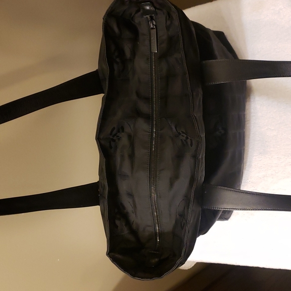 Chanel tote - Picture 6 of 17